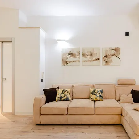 Design - Bezzi 79 Apartament *